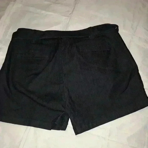 ๐ 4/$25 Like New QQMY Denim shorts w/ matching belt - Picture 4 of 9